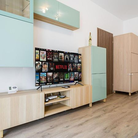 Politehnica Deluxe Apartment Bukarest Exterior foto